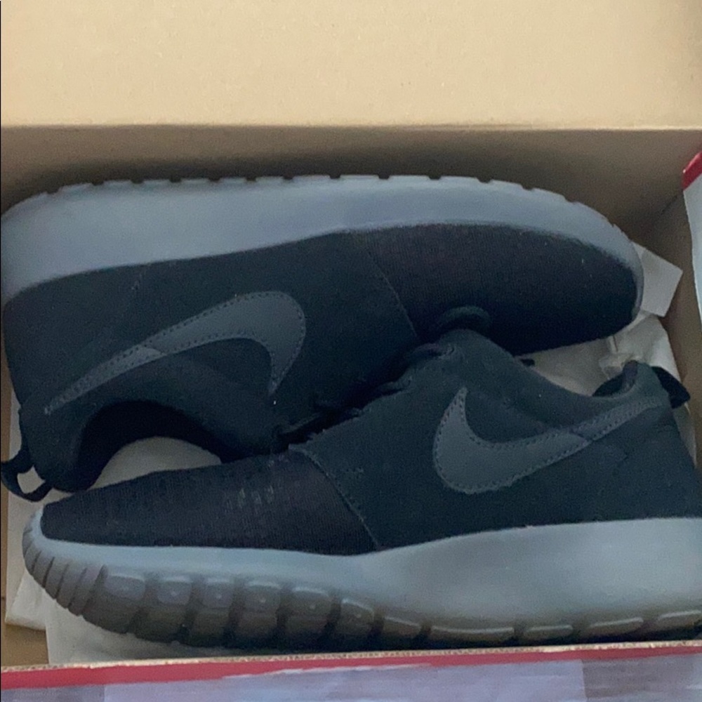 Woman’s sneakers